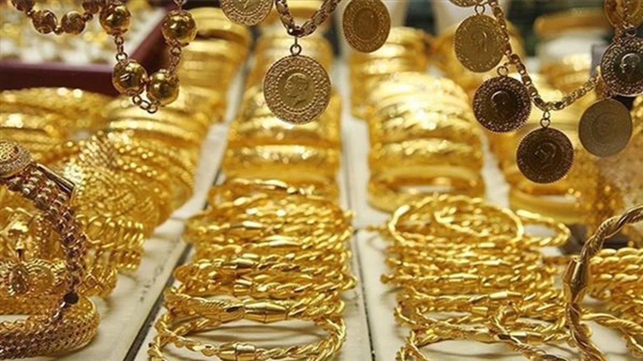 انهيار عيار 21.. سعر الذهب يعمق خسائره بمقدار 180 جنيها بأسواق الصاغة اليوم